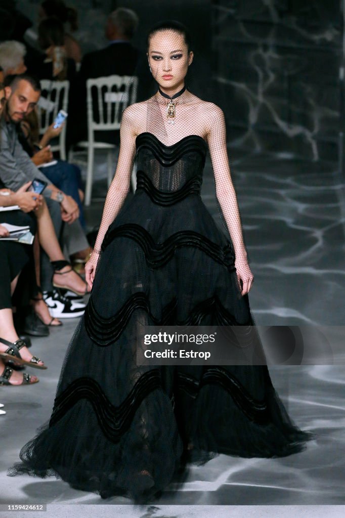 Christian Dior : Runway - Paris Fashion Week - Haute Couture Fall/Winter 2019/2020