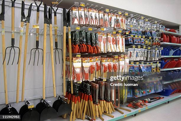 gardening section in a supermarket - plank meubels stockfoto's en -beelden