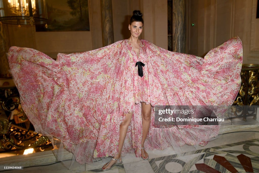 Giambattista Valli : Front Row - Paris Fashion Week - Haute Couture Fall/Winter 2019/2020