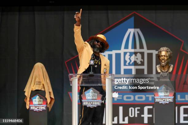 Ed Reed Celebrating Reed A Benson Photos and Premium High Res Pictures - Getty Images