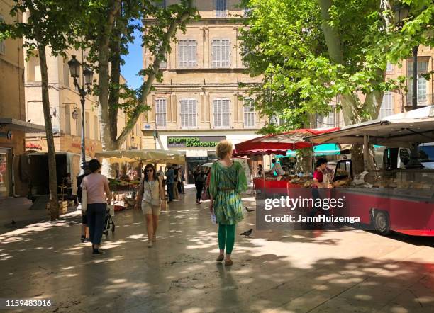 aix-en-provence, france: shoppers at farmer's market early morning - pop up store stock pictures, royalty-free photos & images