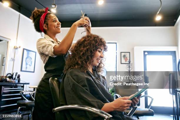 salon - at hairdresser bildbanksfoton och bilder