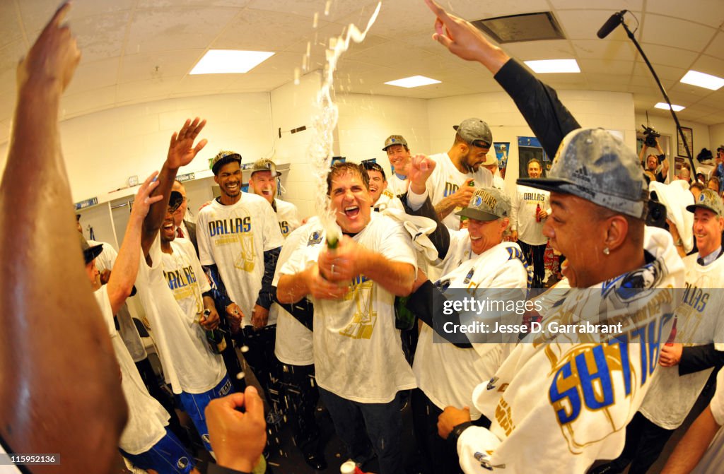 The Dallas Mavericks celebrate after winning the NBA Championship by  News Photo - Getty Images