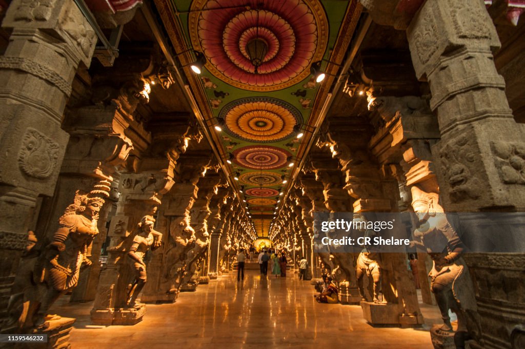 Religious hall of thousands of columns, Madurai, India.