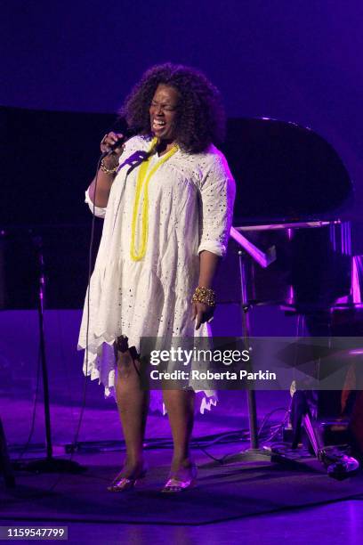 Dianne Reeves Photos Photos and Premium High Res Pictures - Getty Images