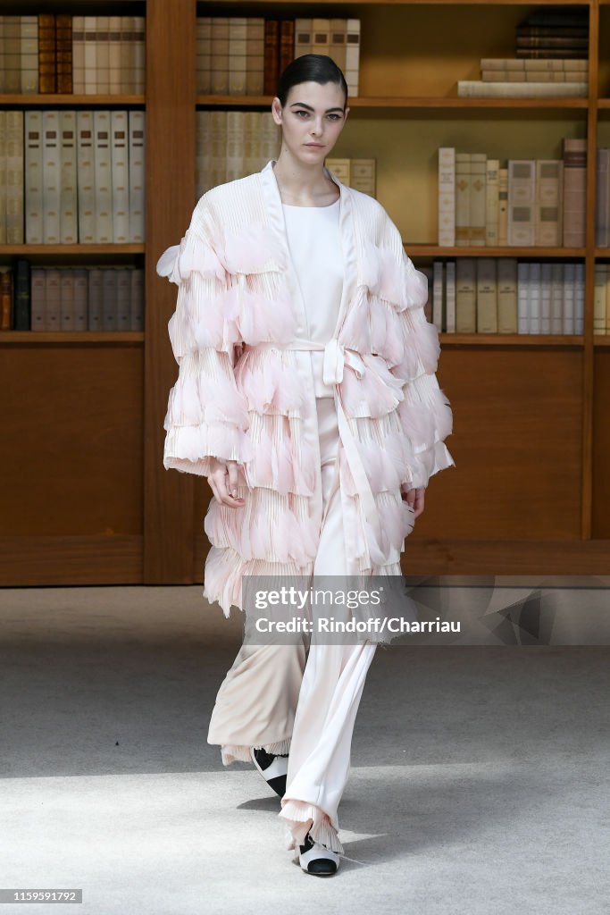 Chanel : Runway - Paris Fashion Week - Haute Couture Fall/Winter 2019/2020