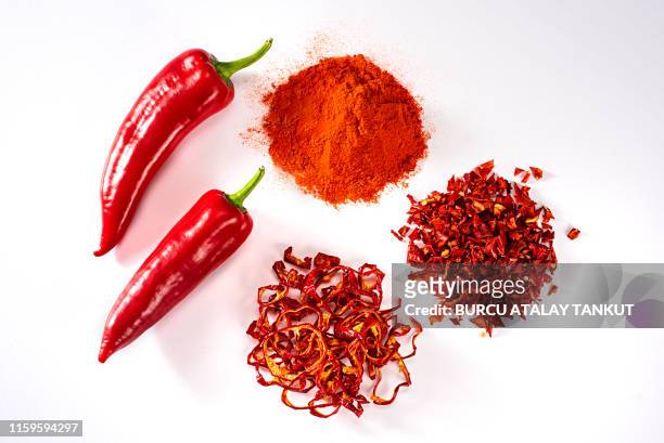 dried peppers and paprika - paprikapoeder stockfoto's en -beelden