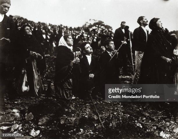 Thousands of believers attending the Miracle of the Sun where the Virgin appeared. Fatima, Portugal. 13th October 1917