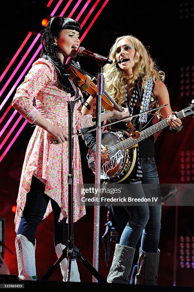 2011 CMA Music Festival - Day 4