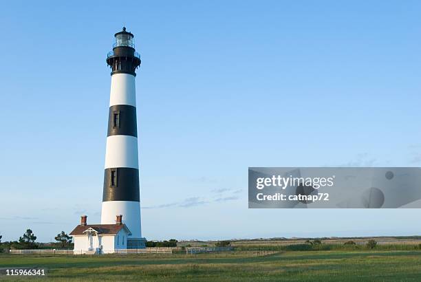 bodie island lighthouse, outer banks, nc, usa - north carolina lighthouse stockfoto's en -beelden