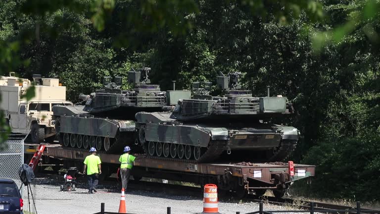 Tank On Rails 355 Us Army Abrams Tank Stock Videos, Footage, & 4K Video Clips - Getty ...