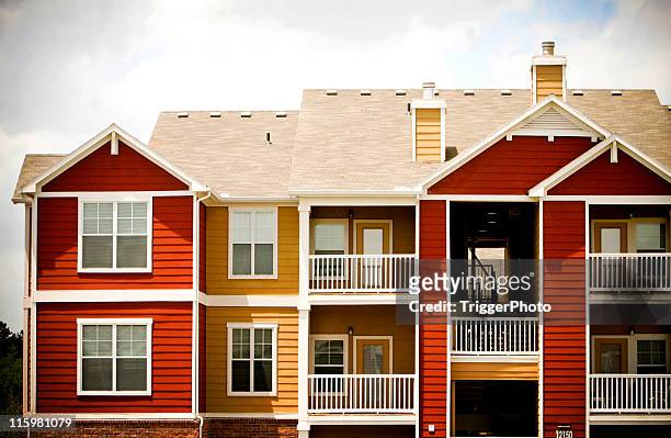 modern apartments - kansas house stock pictures, royalty-free photos & images