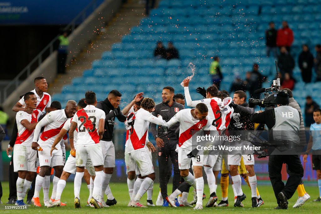 Chile v Peru: Semi Final - Copa America Brazil 2019