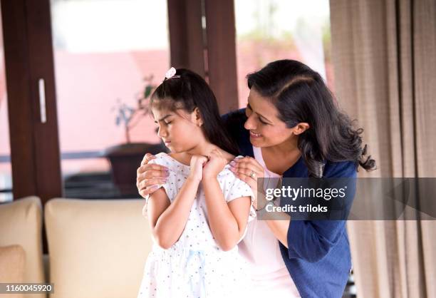 mother consoling to her daughter - indian tour guide stock pictures, royalty-free photos & images