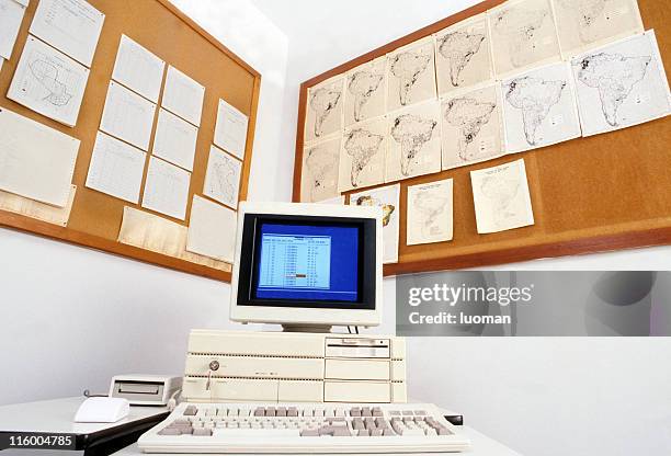 Desktop Old Computer Frame Old Computer Desktop Photos and Premium High Res Pictures - Getty Images