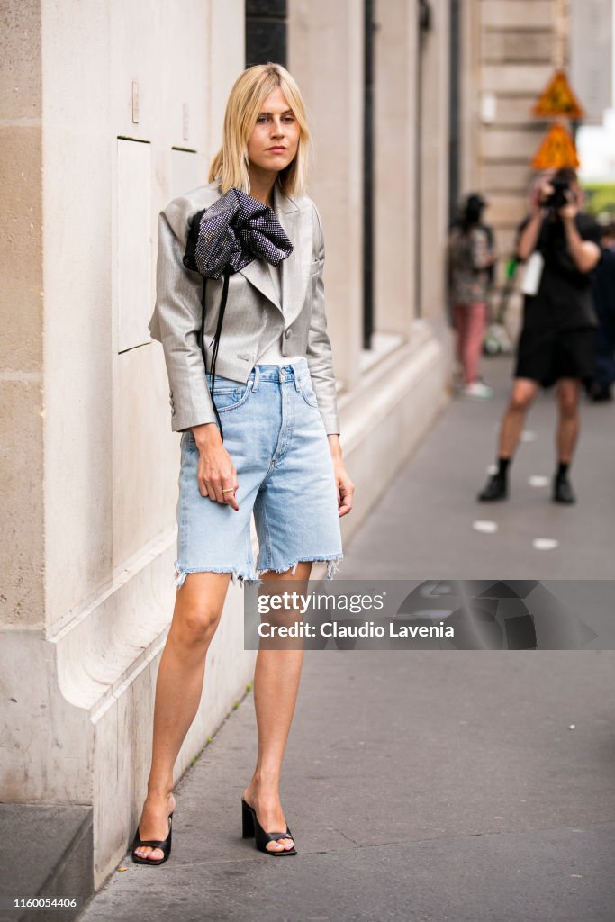 Street Style : Paris Fashion Week -Haute Couture Fall/Winter 2019/2020 : Day Two