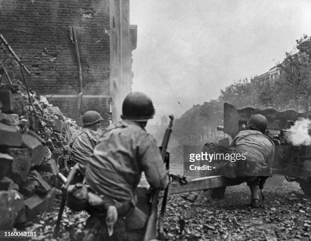 Picture taken on 1944 at Aachen showing American soldiers fighting against the German troops during their offensive as part of the Second World War.