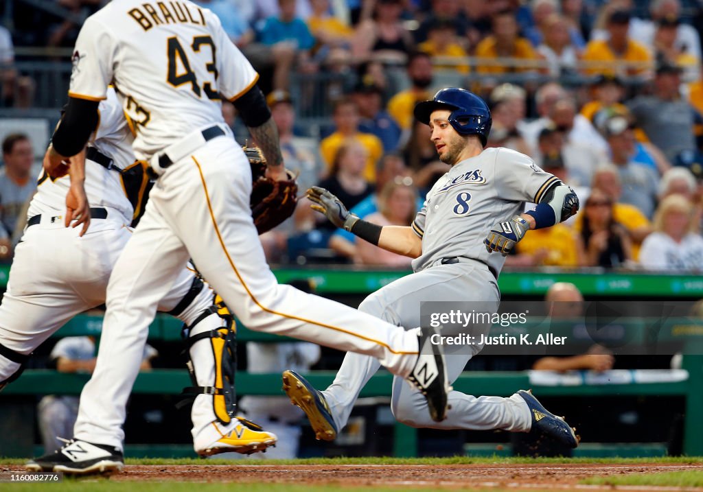 Milwaukee Brewers v Pittsburgh Pirates