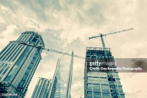 construction architecture charlotte - charlotte north carolina landmarks stock pictures, royalty-free photos & images