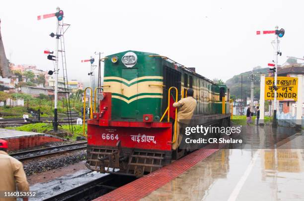 nilgiri mountain railway, ooty, india. - cross railway station stock pictures, royalty-free photos & images