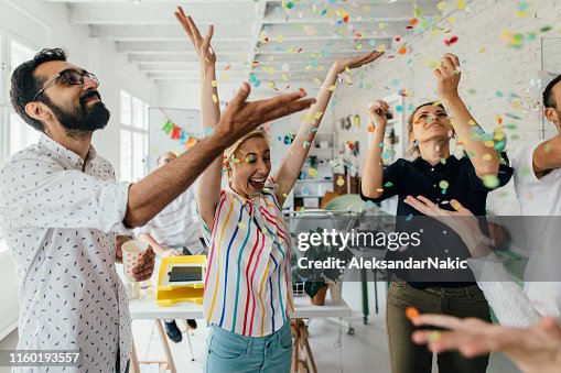 Célébration dans le bureau Célébration dans le bureau