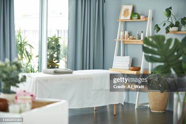 welcome to paradise - massage table stock pictures, royalty-free photos & images