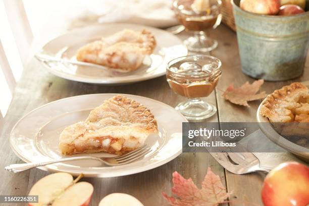 apple pie dessert with caramel - apple pie stock pictures, royalty-free photos & images
