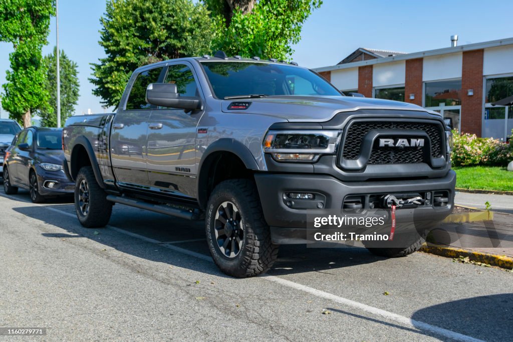 Ram 2500 Heavy Duty auf der Straße