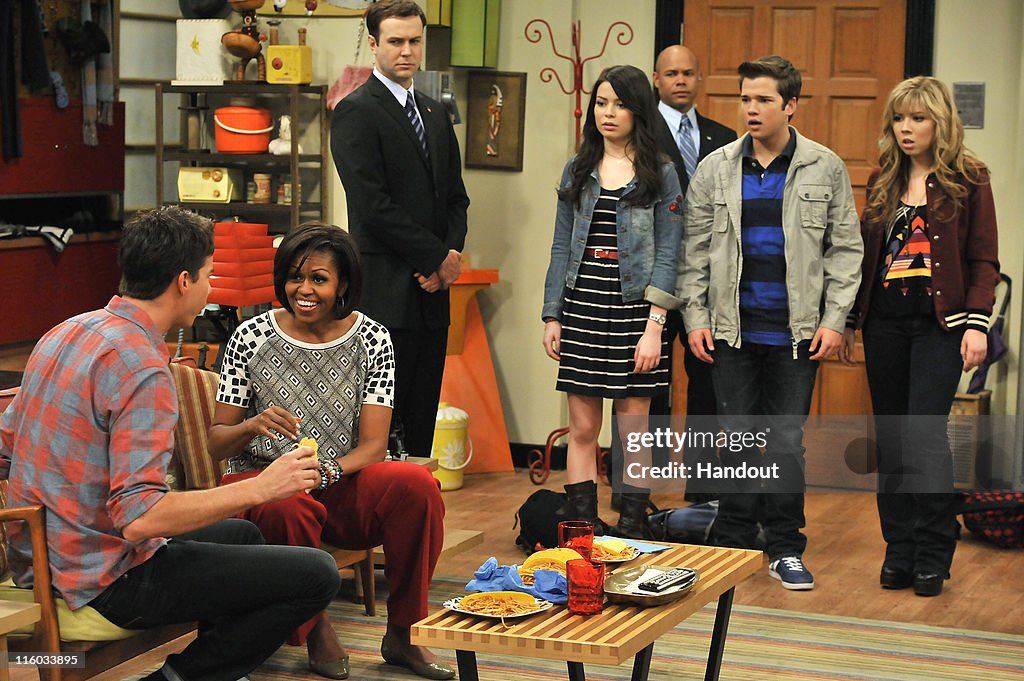 Michelle Obama Appears On The Set Of "iCarly"