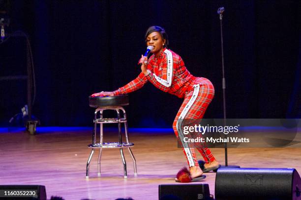 Jess Hilarious Photos and Premium High Res Pictures - Getty Images