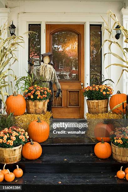 halloween home - pumpkin decoration stock pictures, royalty-free photos & images