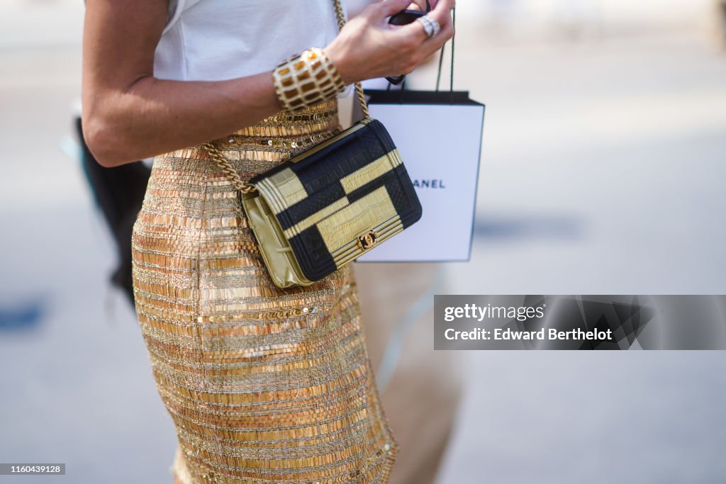 Street Style : Paris Fashion Week -Haute Couture Fall/Winter 2019/2020 : Day Three