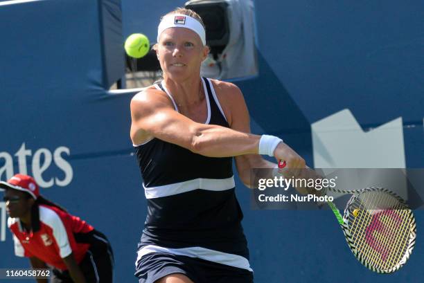 Kiki Bertens of Netherlands plays against Bianca Andreescu of Canada during the round 16 match of championship in the Rogers Cup tennis tournament at...