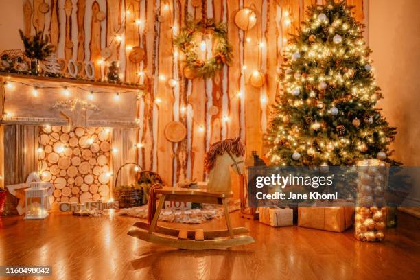 christmas decoration 2020 - christmas toys wooden background stockfoto's en -beelden