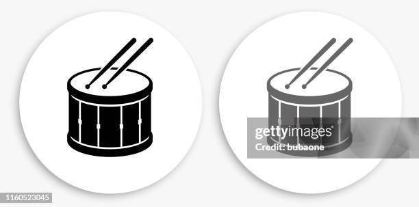 stockillustraties, clipart, cartoons en iconen met drum en bouten zwart-wit ronde icoon - drum