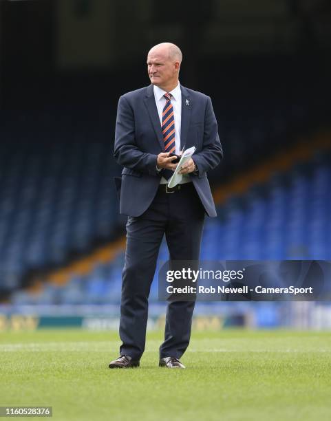 Blackpool manager Simon Grayson during the Sky Bet Leauge One match between Southend United and Blackpool at Roots Hall on August 10, 2019 in...