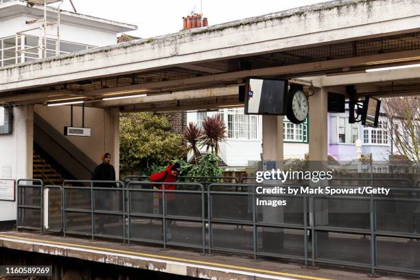 london england subway system - commutors stock pictures, royalty-free photos & images