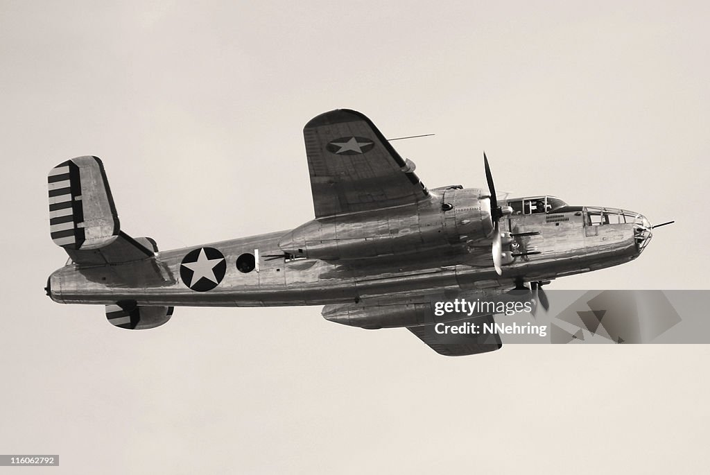Bomber B25 Mitchell volante della seconda guerra mondiale