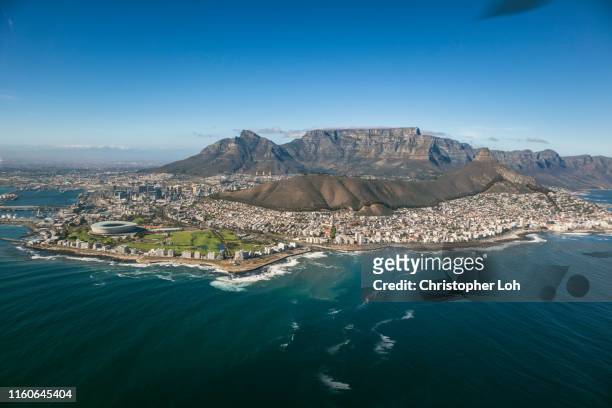 an aerial view of cape town - zuid afrika stockfoto's en -beelden
