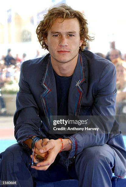Actor Heath Ledger poses during the photocall for "A Knight's Tale" September 1, 2001 at the Deauville Festival of American Cinema in Deauville,...