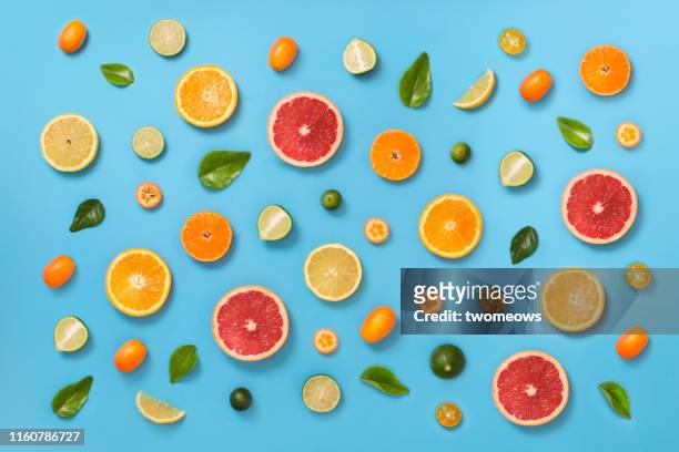 citrus fruits pattern background. - obst stock-fotos und bilder