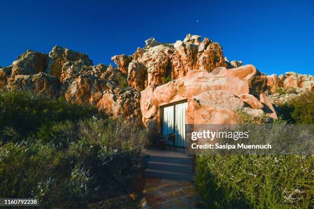 cave room at cederberg, south africa. - cederberg gebirge stock-fotos und bilder