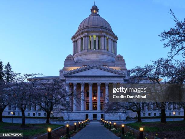 evening at the washington state capitol - washington state capitol stock pictures, royalty-free photos & images