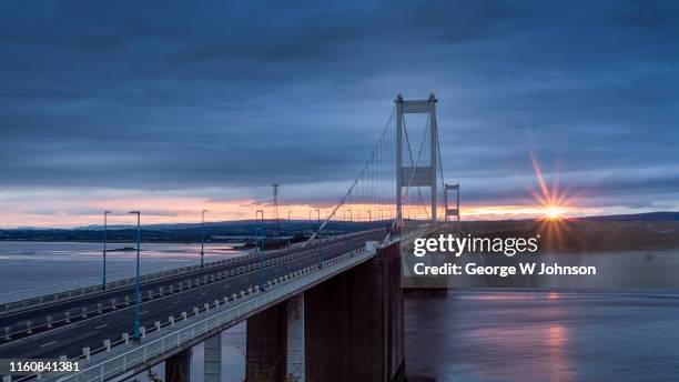 sunset bridge #2 - severnbrücke stock-fotos und bilder