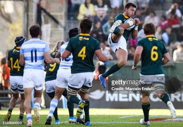 Handre Pollard of South Africa jump for the ball during a match between Argentina and South Africa as part of The Rugby Championship 2019 at Padre...