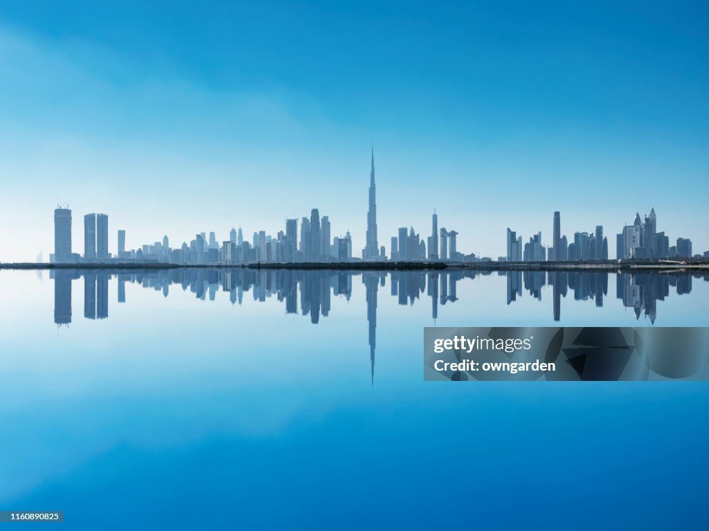 Skyline urbano en Dubái
