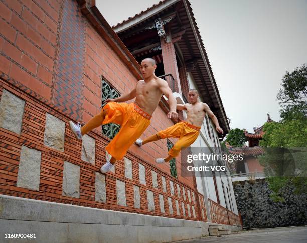 Slapi Shaolin 6,085 Shaolin Stock Photos, High-Res Pictures, and Images - Getty Images