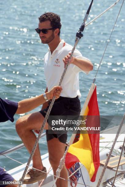 Le Prince Felipe VI lors de la course nautique de la Coupe du Roi à Palma de Majorque le 30 juillet 1995, Espagne.