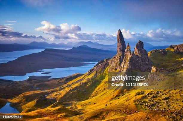 view over old man of storr, isle of skye, scotland - old man of storr stock pictures, royalty-free photos & images