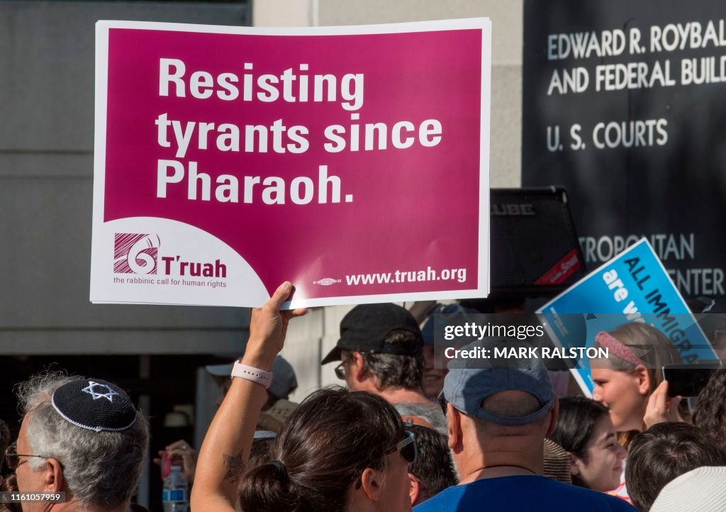 US-POLITICS-MIGRANTS